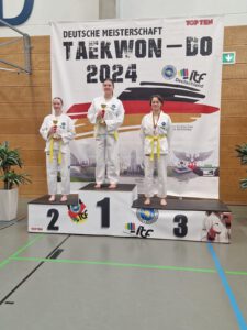 3 Mädels auf dem Siegerpodest