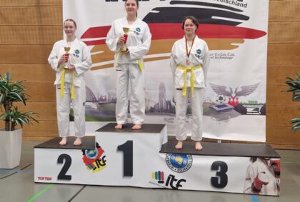 3 Mädels auf dem Siegerpodest